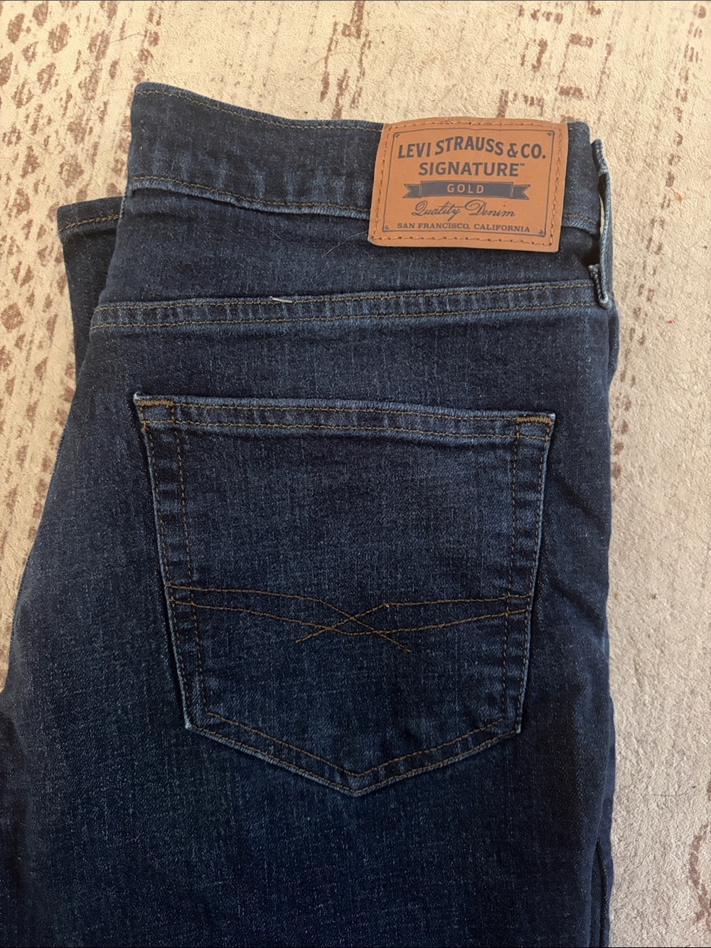 Levi's Signature Gold Men's Dark Blue Slim Straight Jeans new never worn